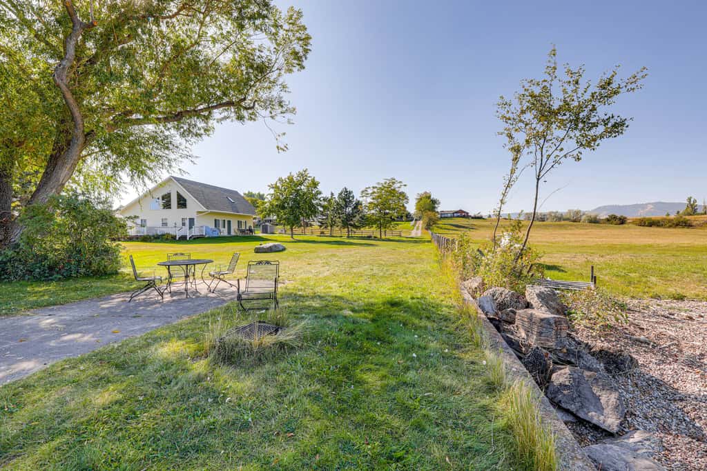 Hot Tub, Views & Private Dock: Polson Haven!