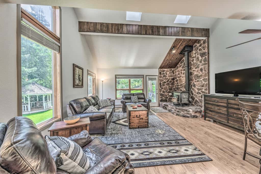 Cozy Cloudcroft Townhome ~ 1 Mi to Burro Ave!