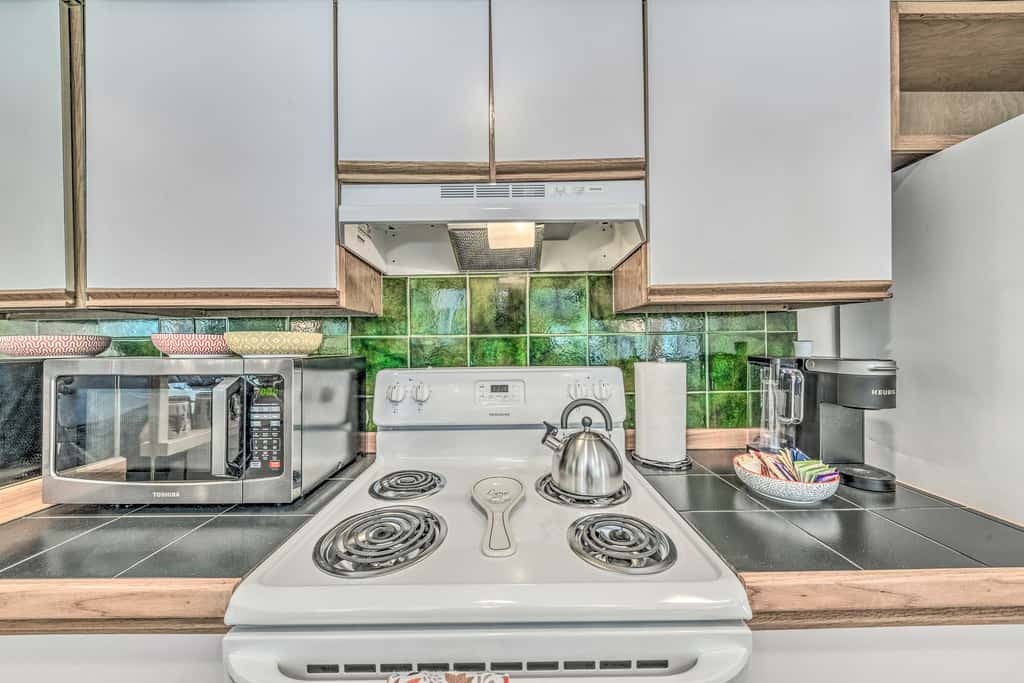 Cozy Cloudcroft Townhome ~ 1 Mi to Burro Ave!