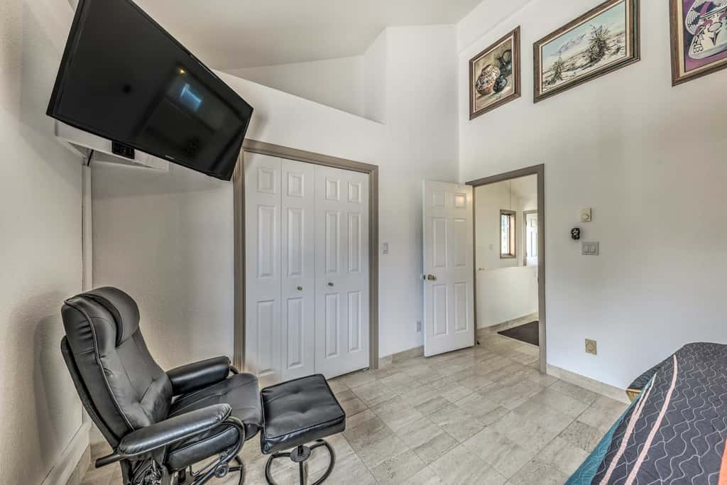 Cozy Cloudcroft Townhome ~ 1 Mi to Burro Ave!
