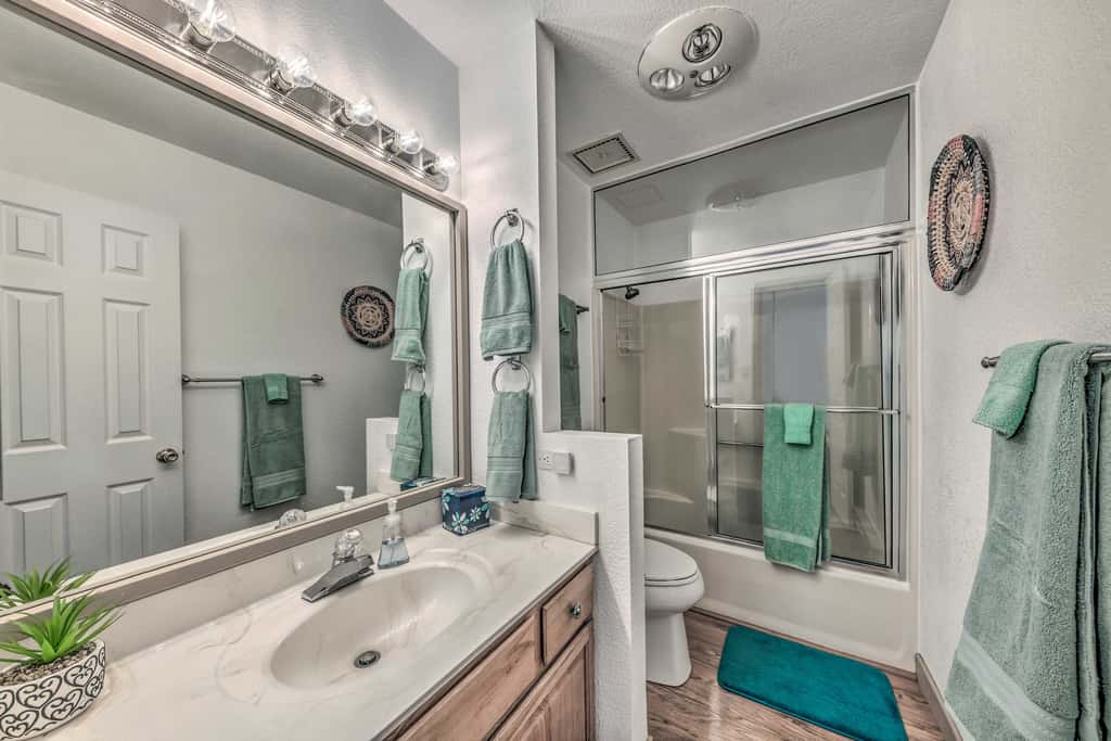 Cozy Cloudcroft Townhome ~ 1 Mi to Burro Ave!