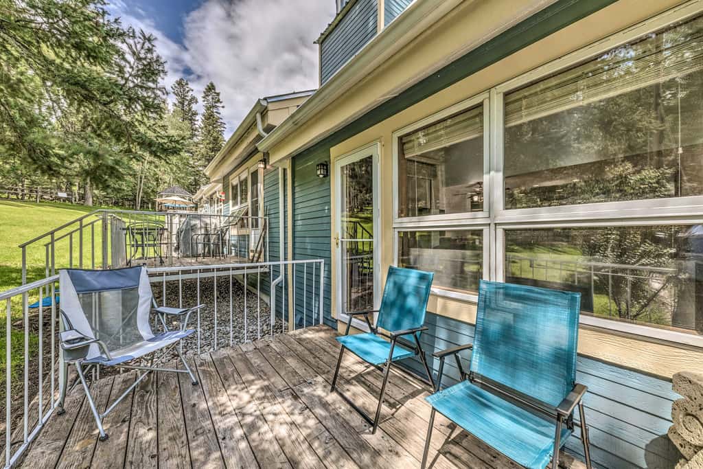 Cozy Cloudcroft Townhome ~ 1 Mi to Burro Ave!