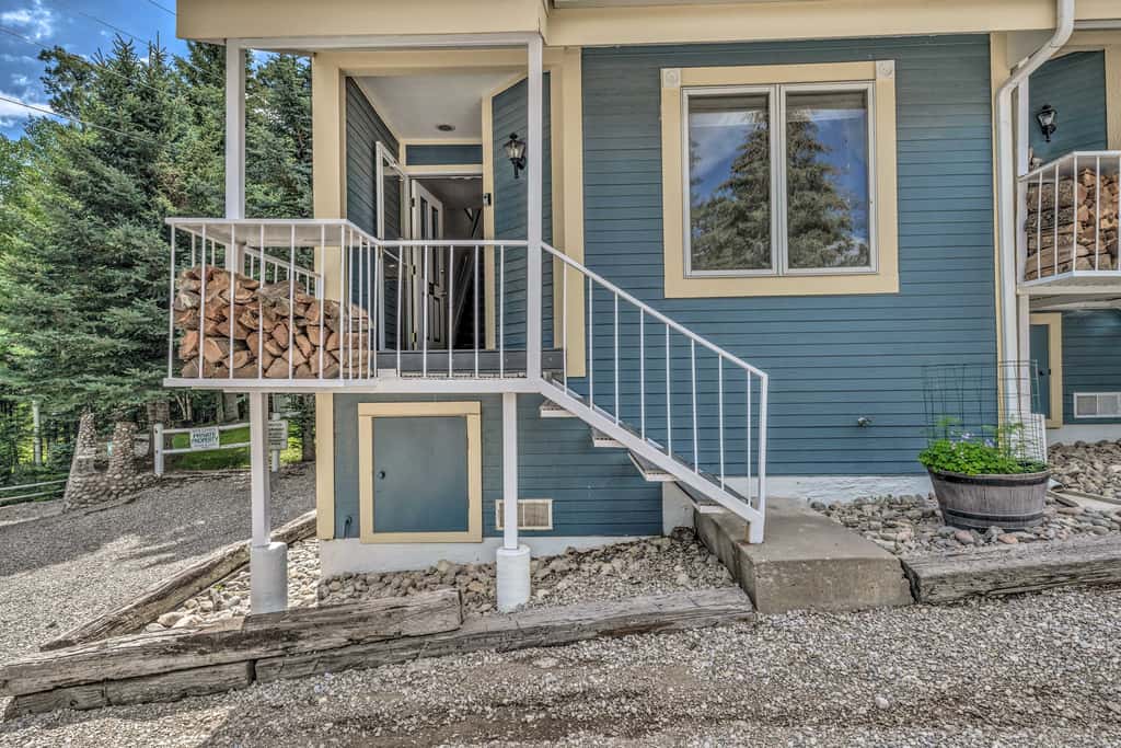 Cozy Cloudcroft Townhome ~ 1 Mi to Burro Ave!