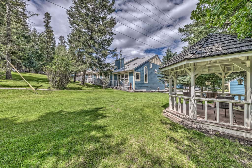 Cozy Cloudcroft Townhome ~ 1 Mi to Burro Ave!