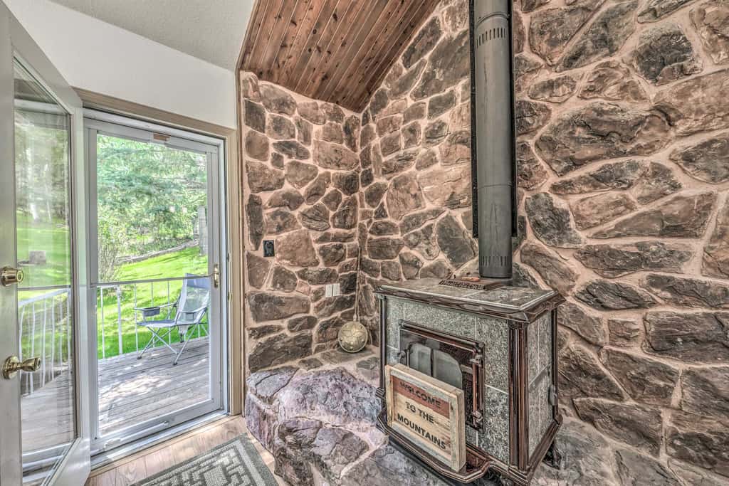 Cozy Cloudcroft Townhome ~ 1 Mi to Burro Ave!