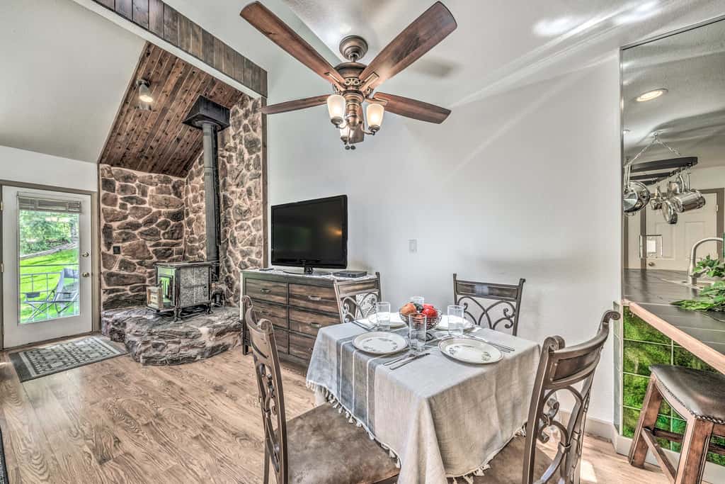 Cozy Cloudcroft Townhome ~ 1 Mi to Burro Ave!