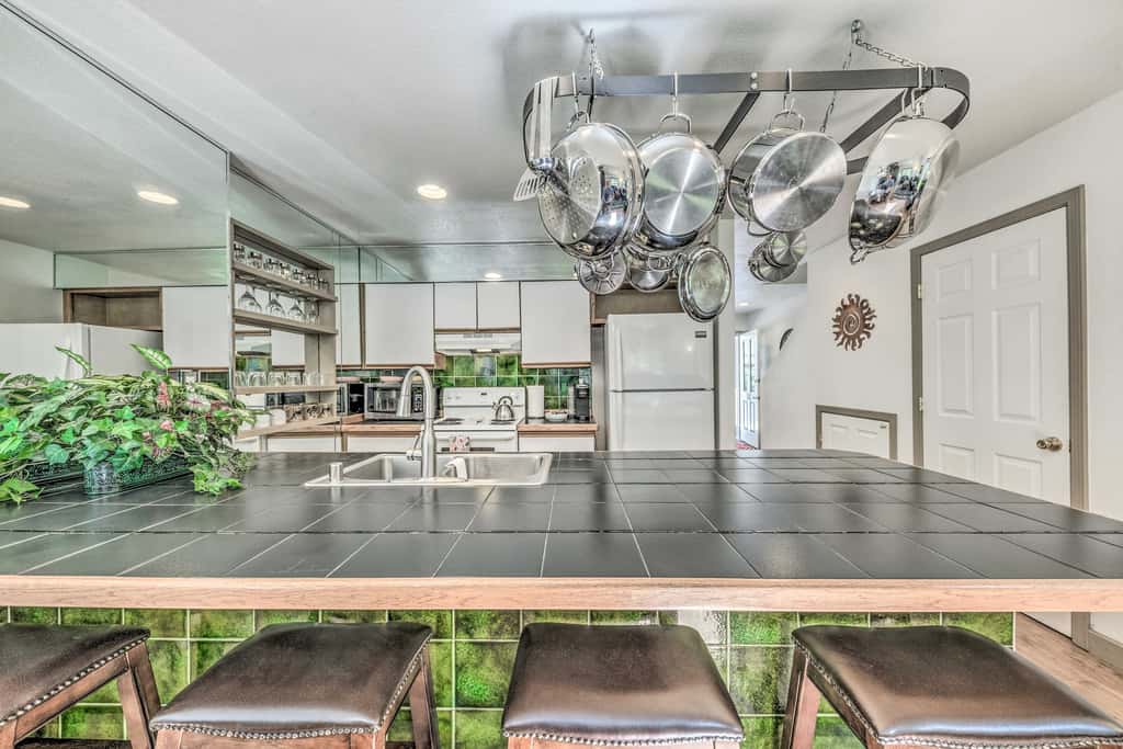 Cozy Cloudcroft Townhome ~ 1 Mi to Burro Ave!