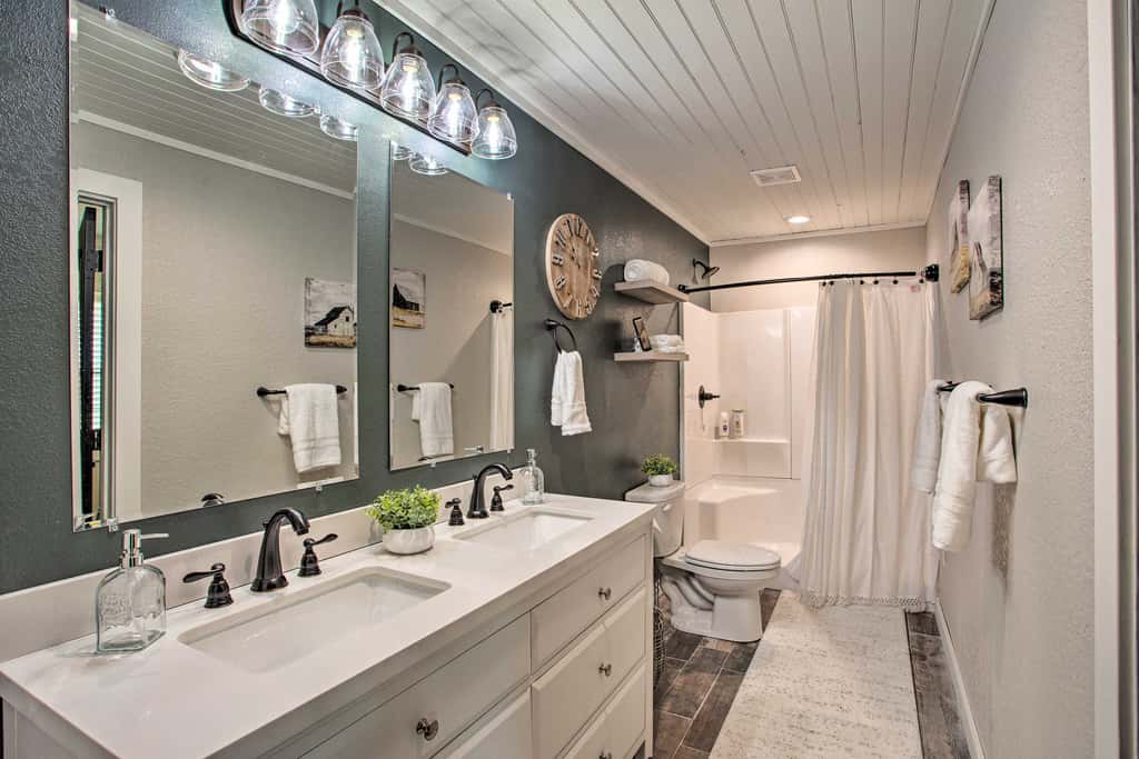 'The Copper Roost': Lake Texoma Escape w/ Hot Tub