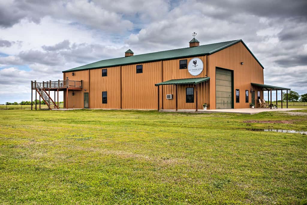 'The Copper Roost': Lake Texoma Escape w/ Hot Tub