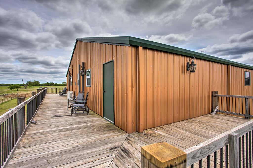 'The Copper Roost': Lake Texoma Escape w/ Hot Tub