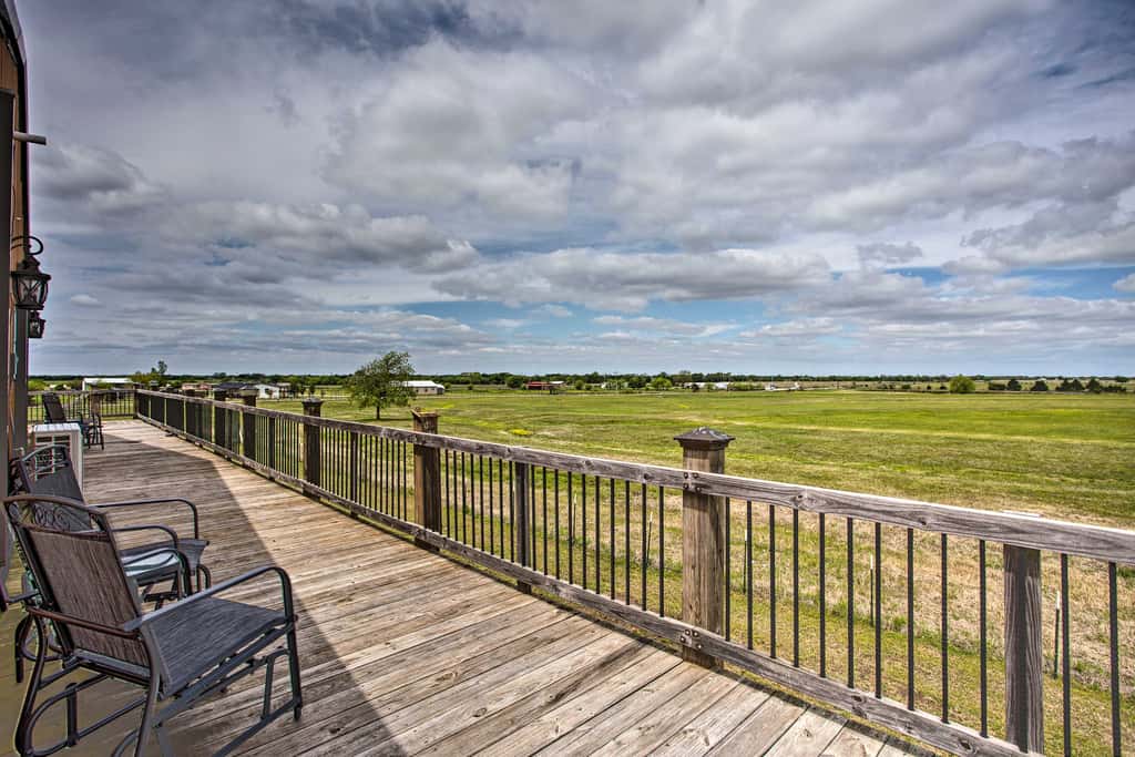 'The Copper Roost': Lake Texoma Escape w/ Hot Tub