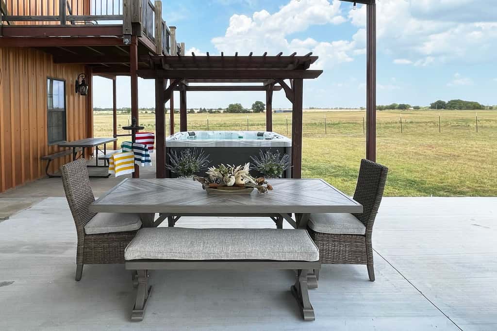 'The Copper Roost': Lake Texoma Escape w/ Hot Tub