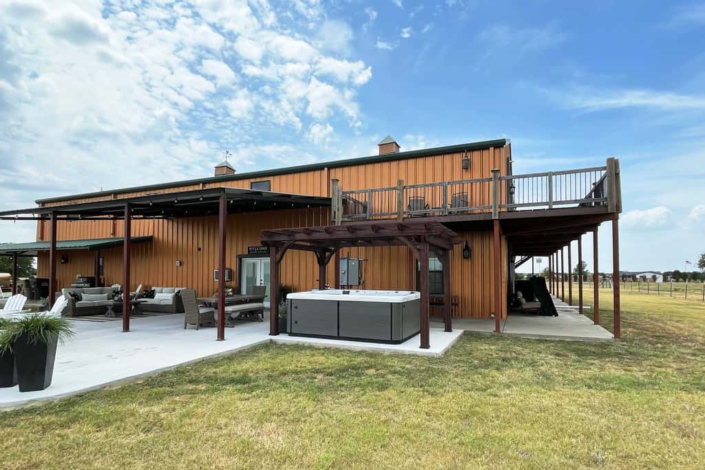 'The Copper Roost': Lake Texoma Escape w/ Hot Tub