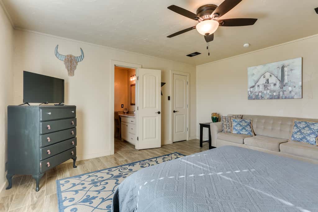 Ranch Getaway with Pool and Horse Stall Access!