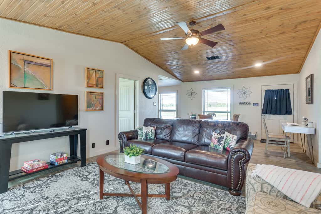 Ranch Getaway with Pool and Horse Stall Access!