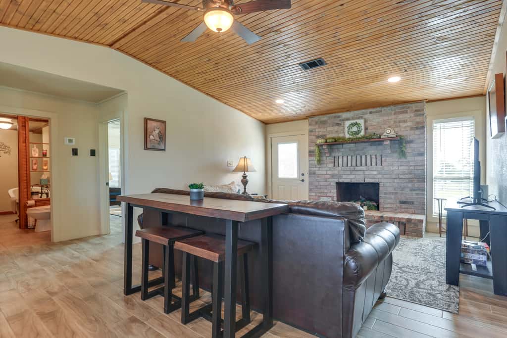 Ranch Getaway with Pool and Horse Stall Access!