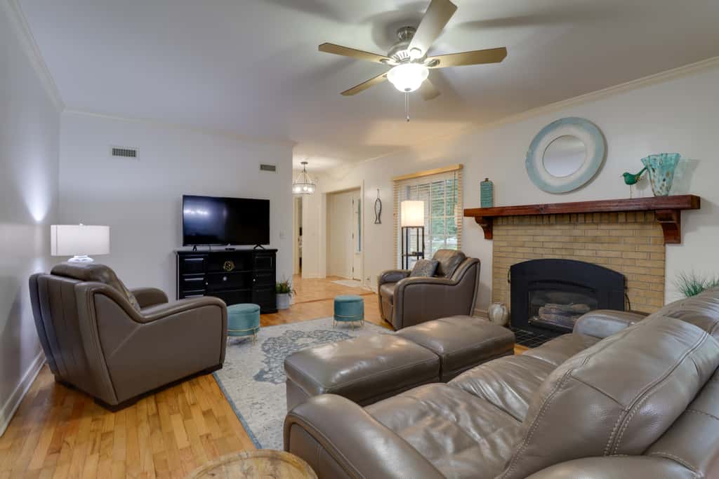 10 Mi to Grand Lake: Home w/ Game Room in Jay!