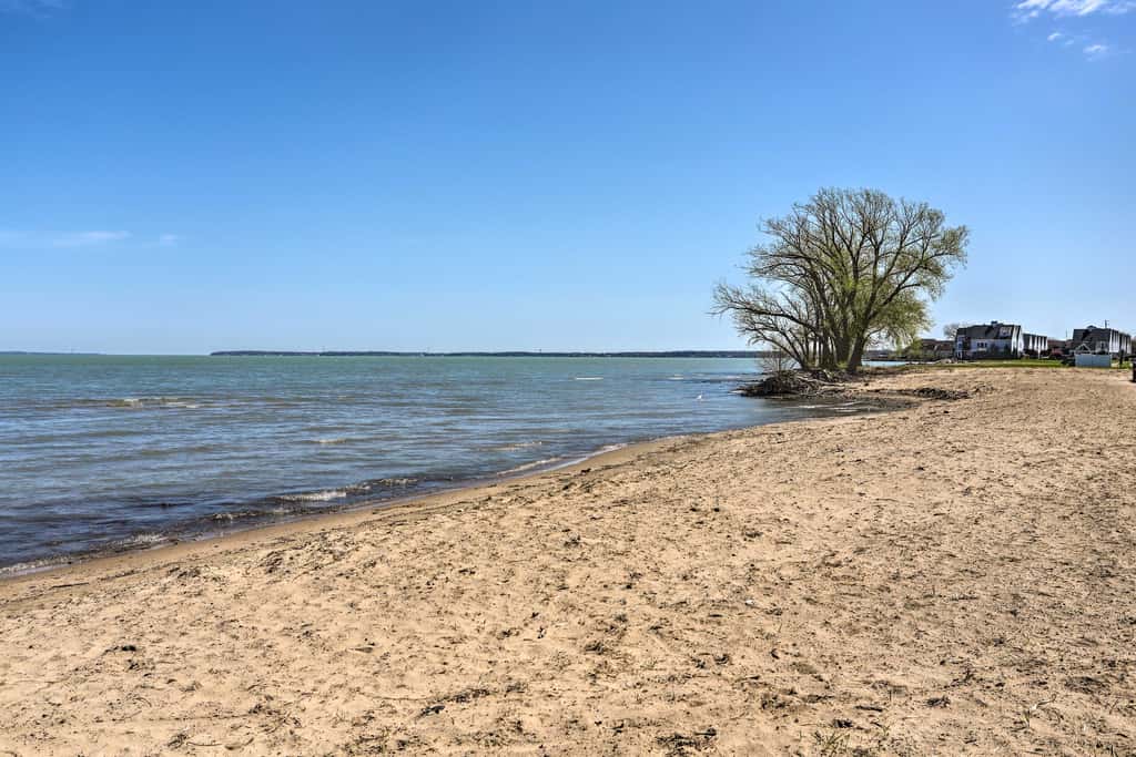 Home on Lake Erie | 3 Bedrooms | 3 Bathrooms