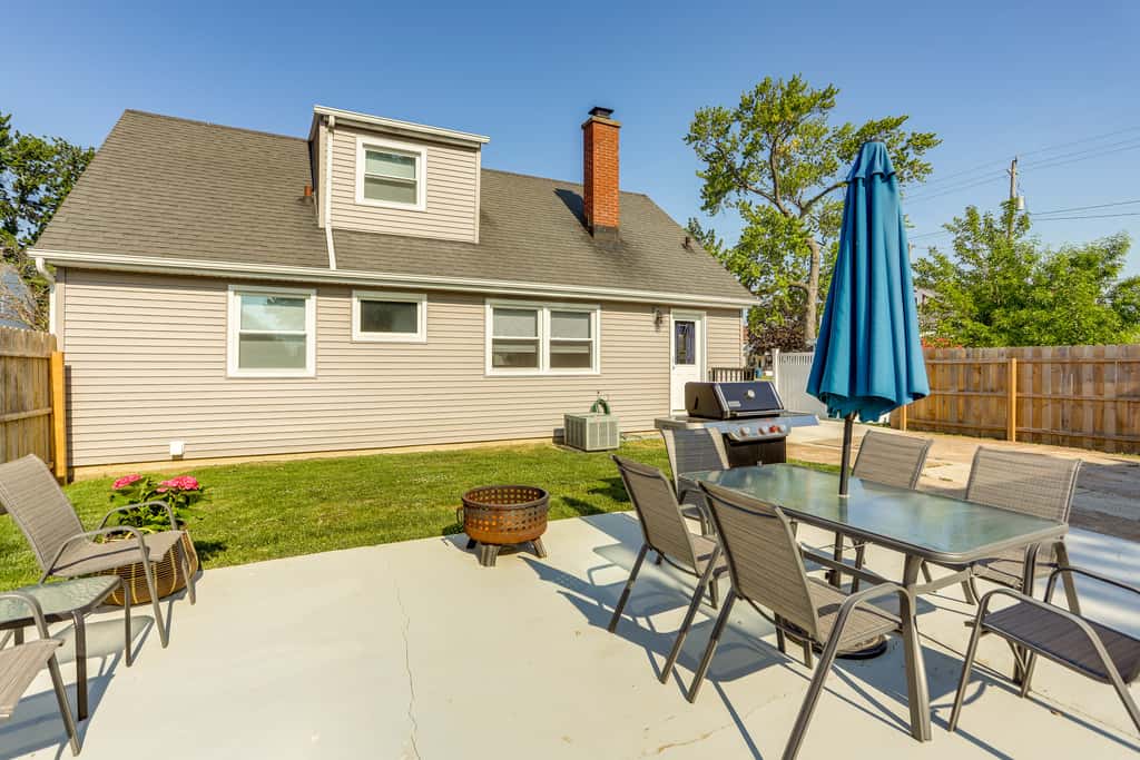 Dog-Friendly Port Clinton Home: Walk to Lake Erie!