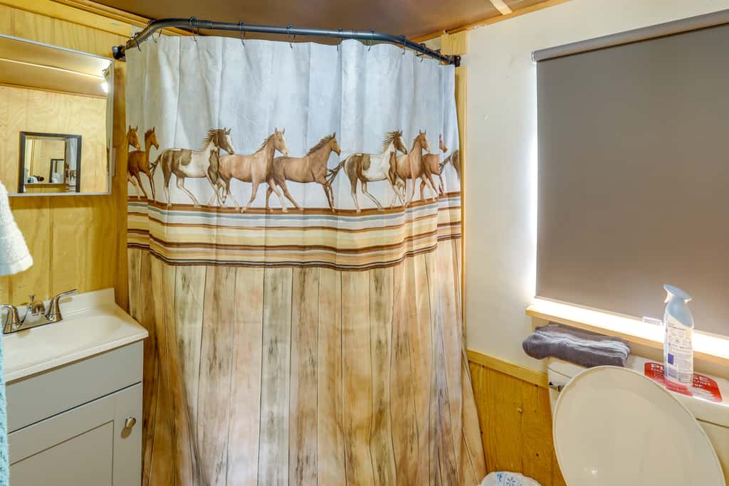 Cozy Higden Studio: Close to Greers Ferry Lake!