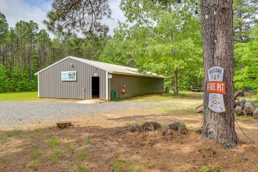 Cozy Higden Studio: Close to Greers Ferry Lake!