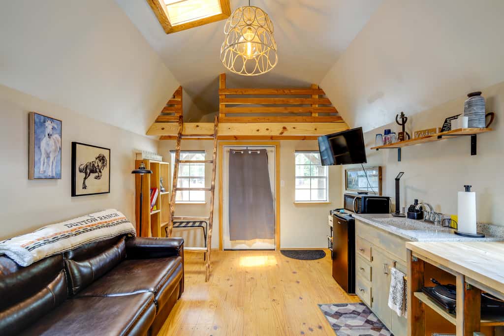 Cozy Higden Studio: Close to Greers Ferry Lake!