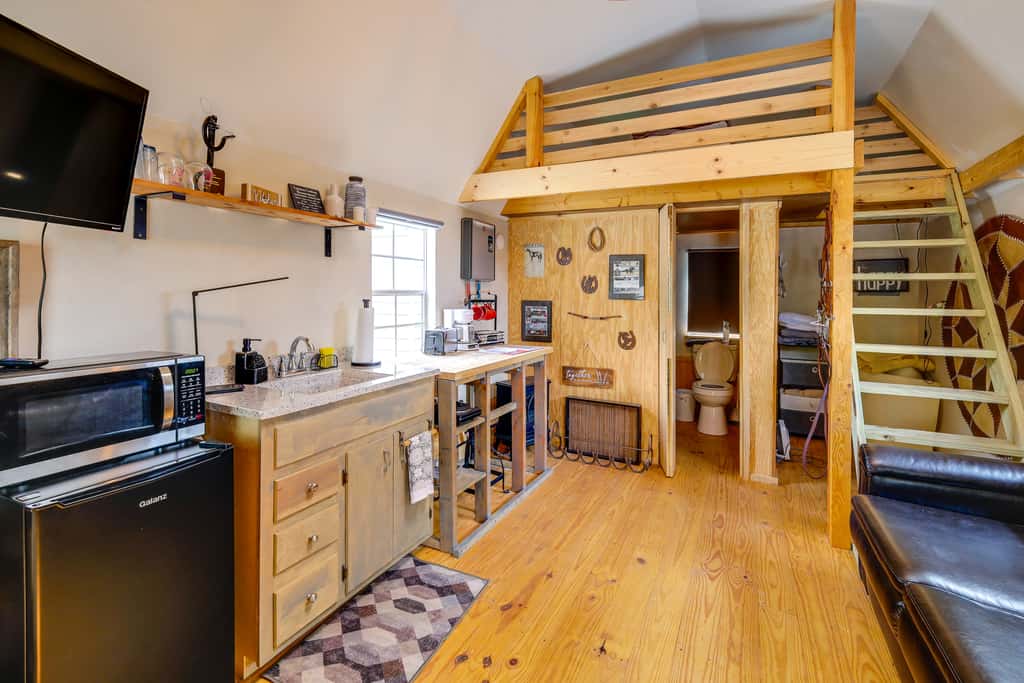 Cozy Higden Studio: Close to Greers Ferry Lake!