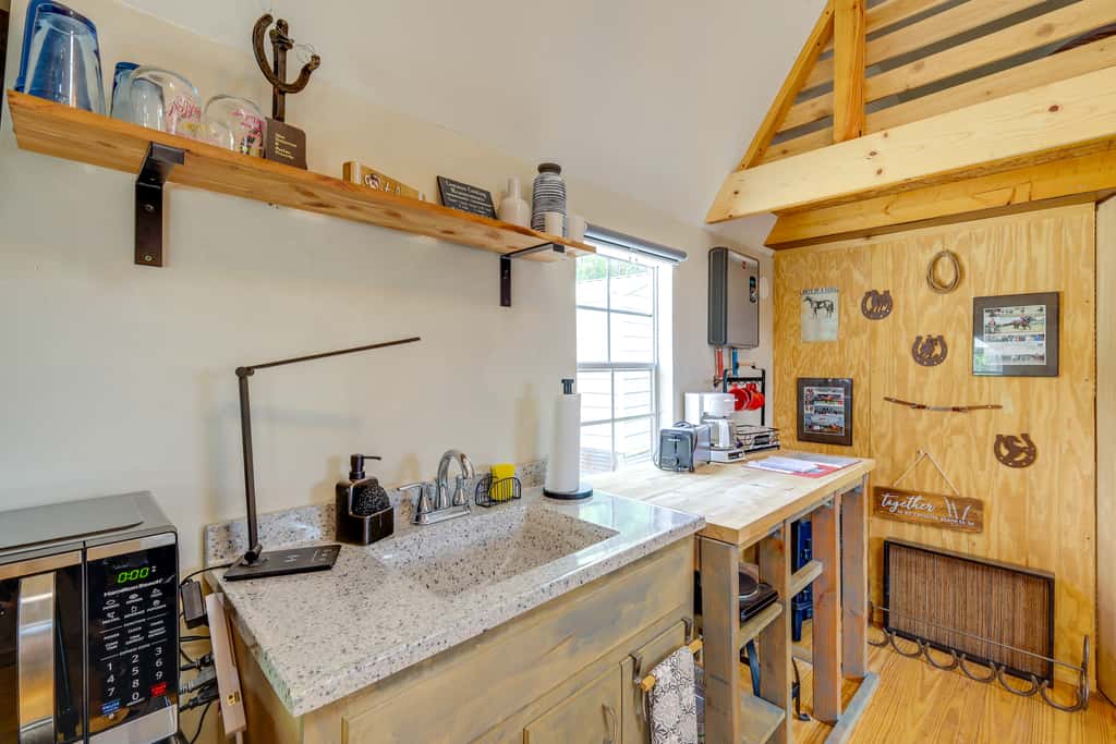 Cozy Higden Studio: Close to Greers Ferry Lake!