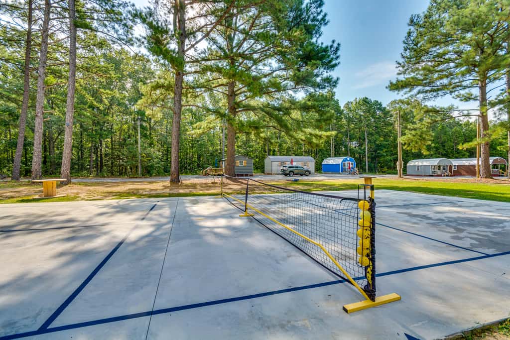 Higden Studio w/ Private Deck < 1 Mi to Lake!