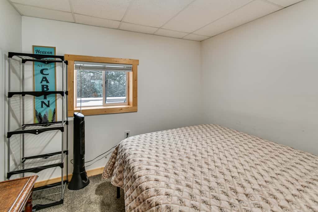 Home Theater & Hot Tub! Home Near Higgins Lake