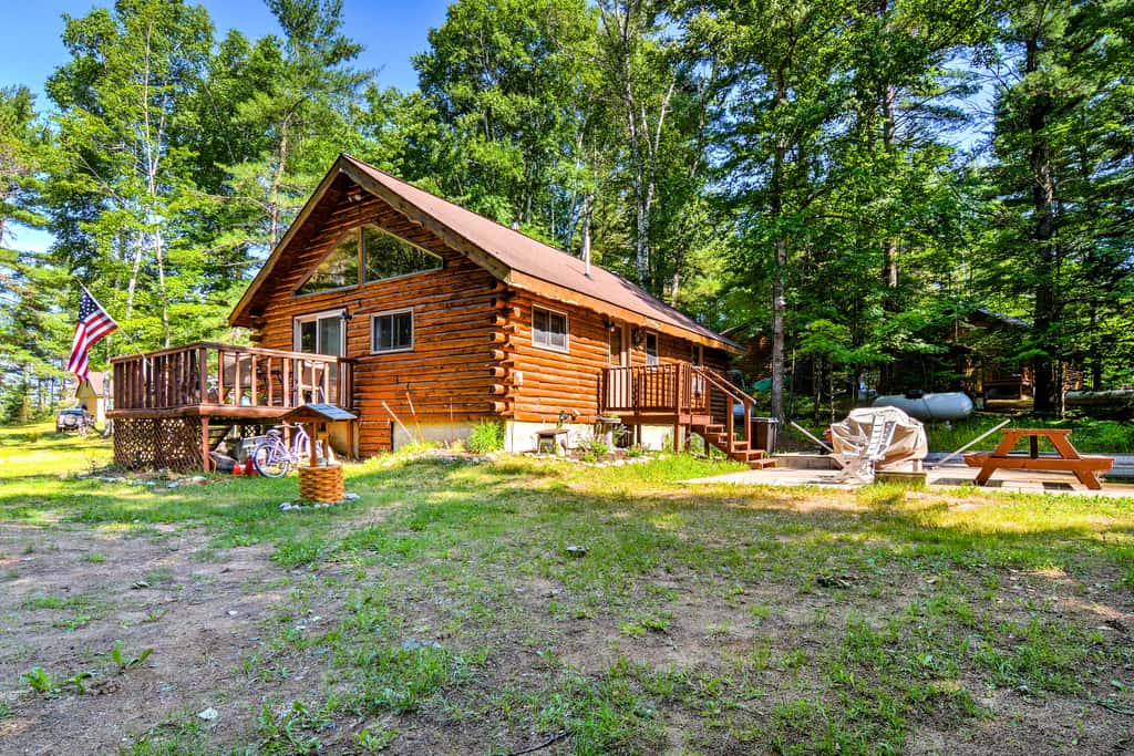 Cozy Manistique Cabin w/ Deck, Grill & Fire Pit!