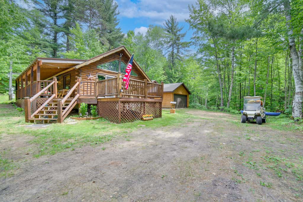 Cozy Manistique Cabin w/ Deck, Grill & Fire Pit!