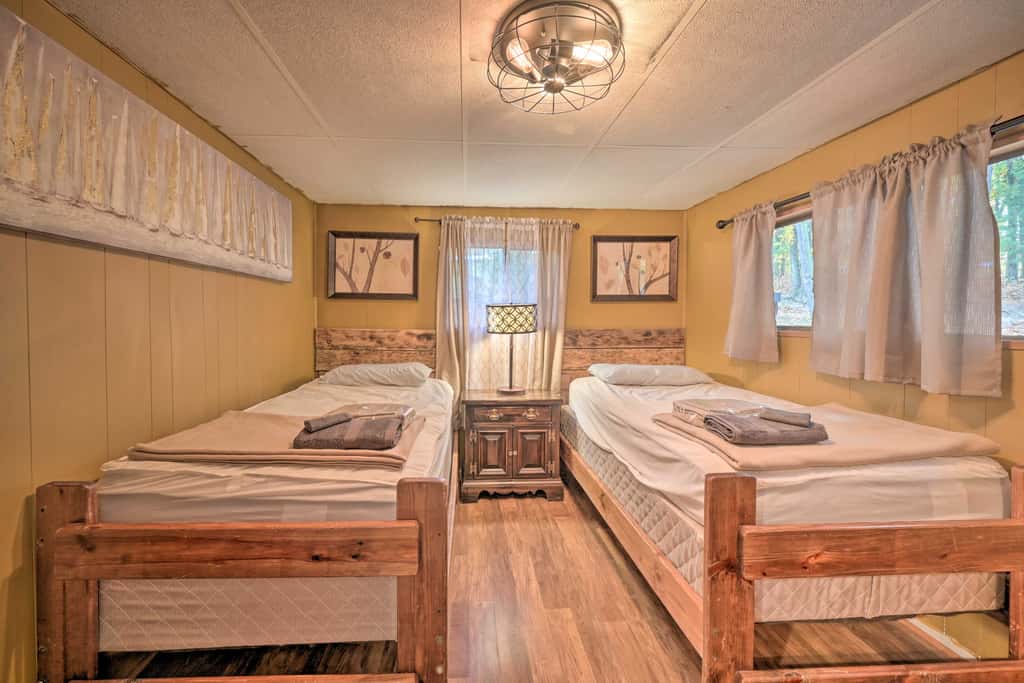 5 Mi to Raystown Lake Launch: ‘Lucas McCain Cabin’
