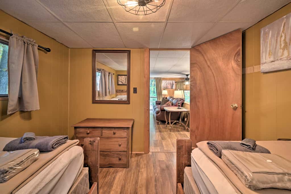 5 Mi to Raystown Lake Launch: ‘Lucas McCain Cabin’