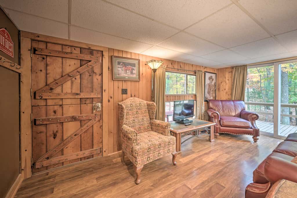 5 Mi to Raystown Lake Launch: ‘Lucas McCain Cabin’