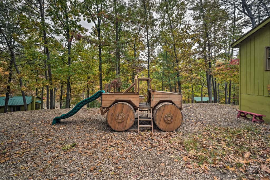 5 Mi to Raystown Lake Launch: ‘Lucas McCain Cabin’