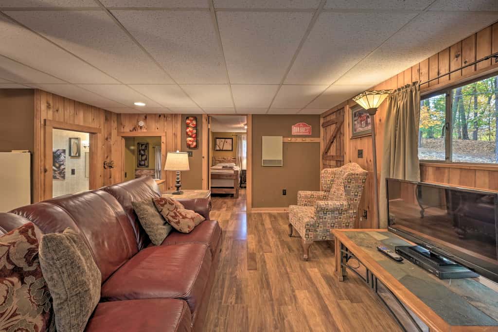 5 Mi to Raystown Lake Launch: ‘Lucas McCain Cabin’