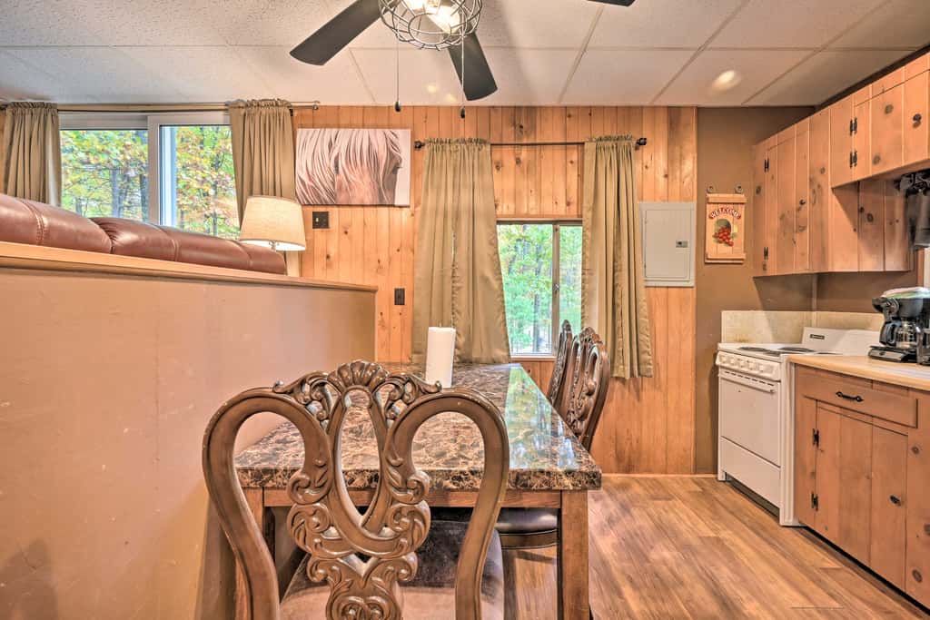 5 Mi to Raystown Lake Launch: ‘Lucas McCain Cabin’