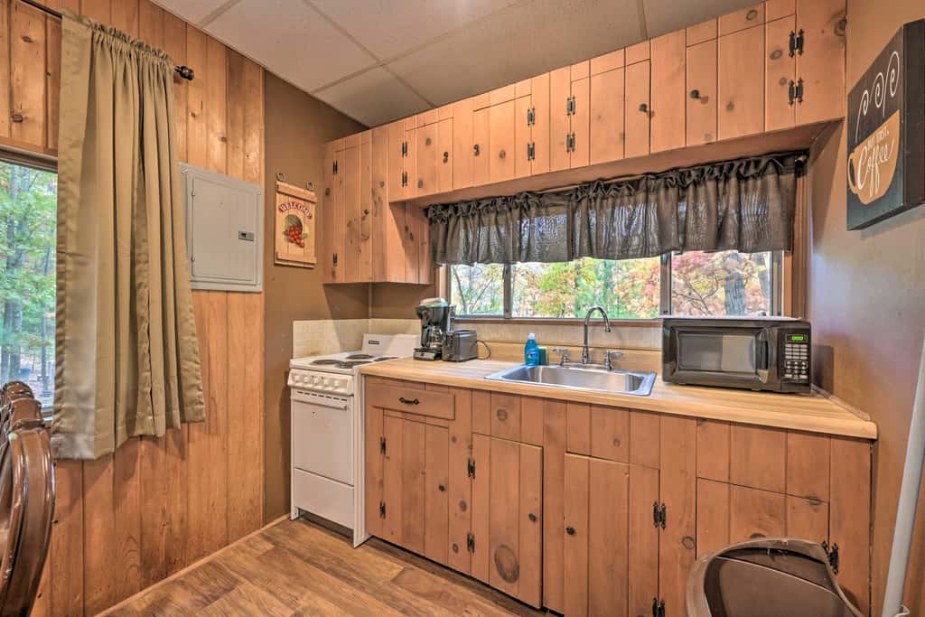 5 Mi to Raystown Lake Launch: ‘Lucas McCain Cabin’