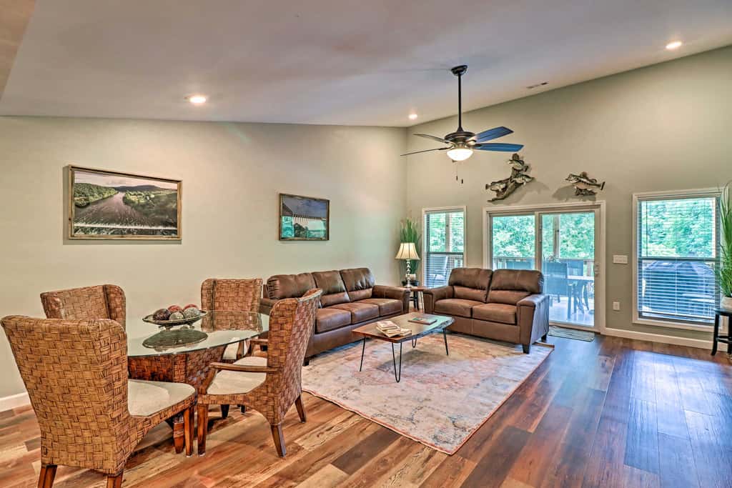 Bull Shoals Condo Retreat ~ 1 Mi to Marina!