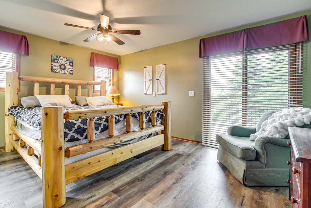 Door County Townhome: Pool Access, 1 Mi to Beach!