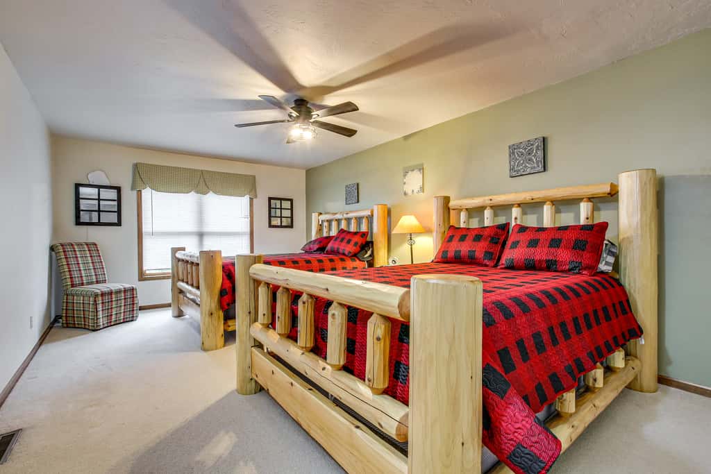 Door County Townhome: Pool Access, 1 Mi to Beach!