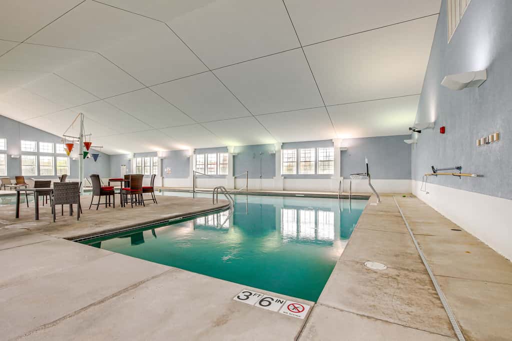 Door County Townhome: Pool Access, 1 Mi to Beach!