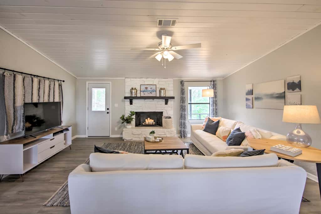 Lake View & Decks: Pet-Friendly Mabank Home