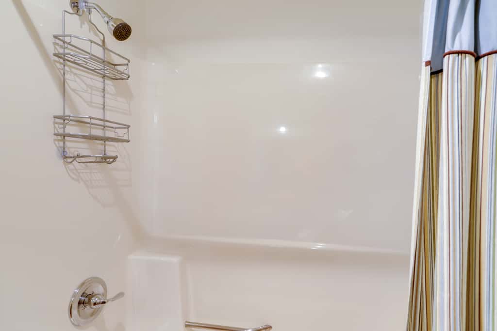 Pet-Friendly Oak Harbor Condo: Walk to Lake!