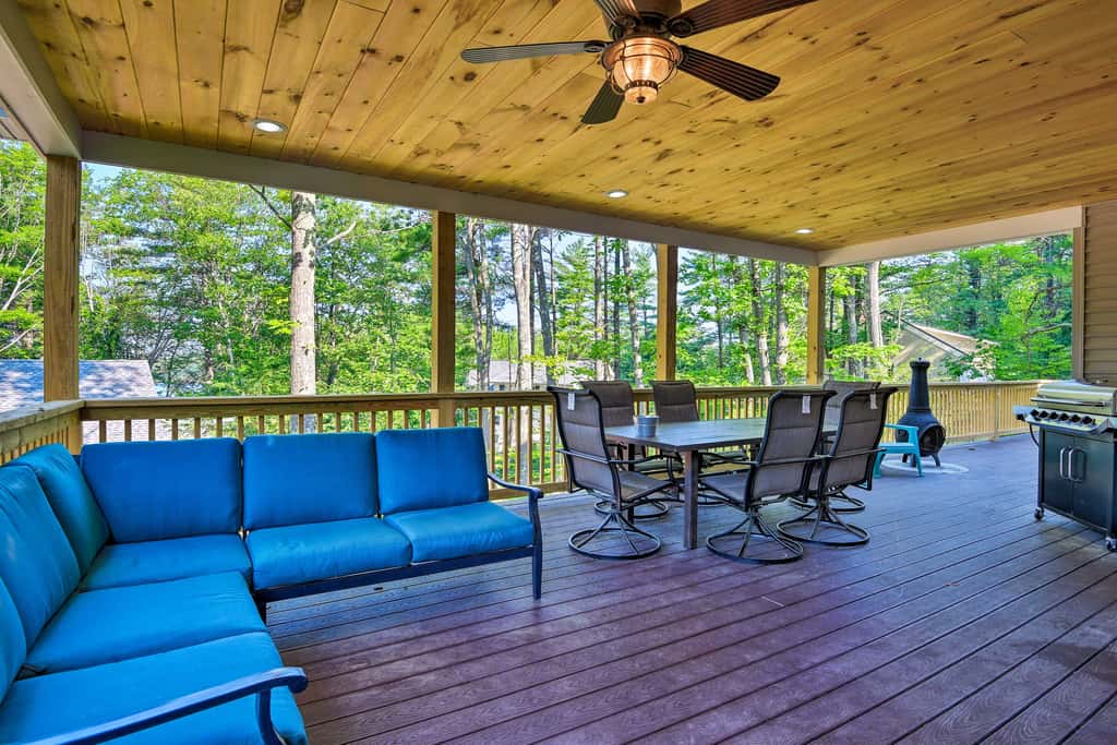Covered Deck, Grill & Game Room: Gilford House!