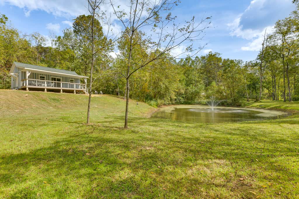 Cottage Close to Caves & Trails in Hocking Hills!