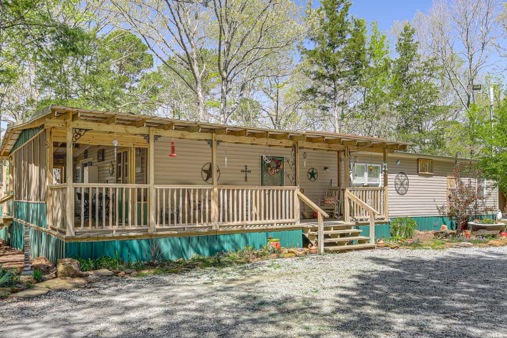 2 Mi to Cherokee Landing! Secluded Forest Escape