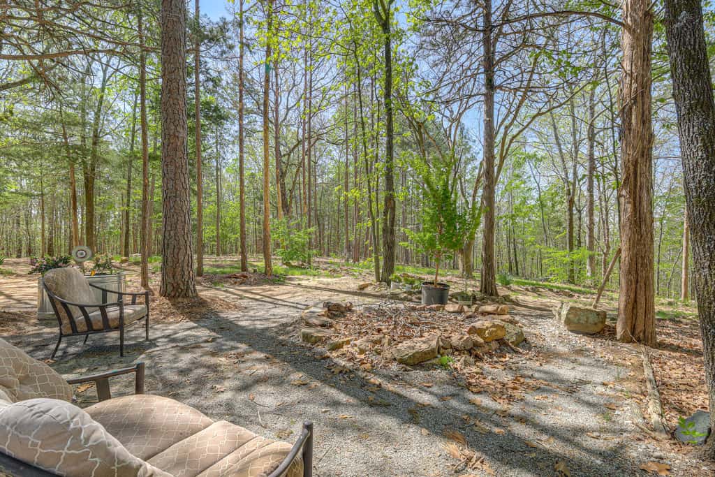 2 Mi to Cherokee Landing! Secluded Forest Escape