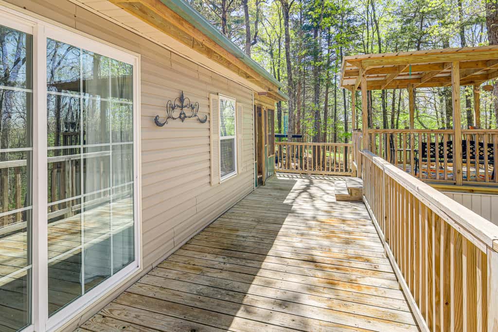 2 Mi to Cherokee Landing! Secluded Forest Escape